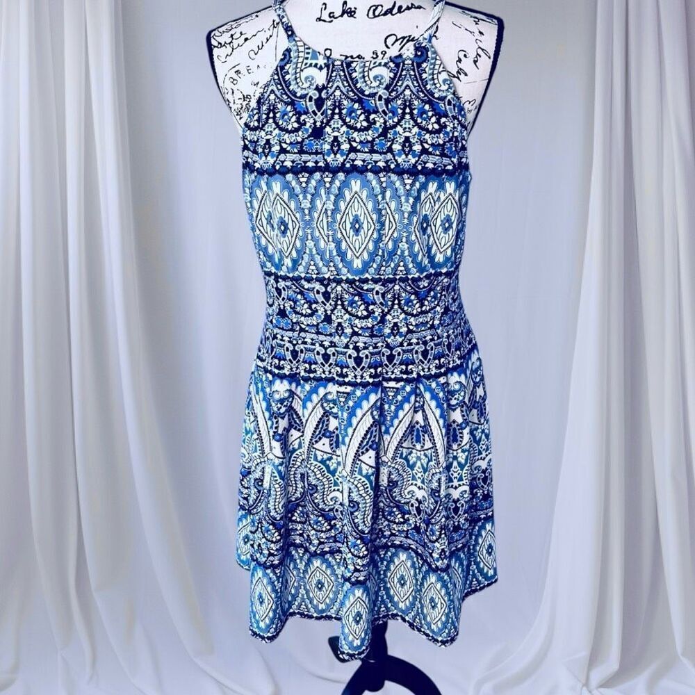 Vince Camuto Women’s 14 Blue & White Geometric Print Sleeveless Halter Dess Fit